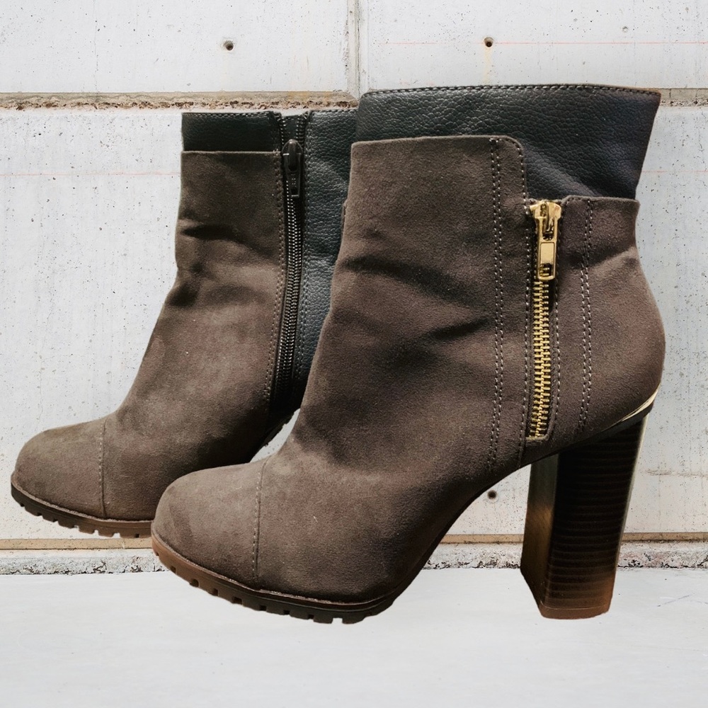 Juicy Couture Livia Charcoal (Dark Brownish Grey/Taupe) Boots w Gold Sz 8